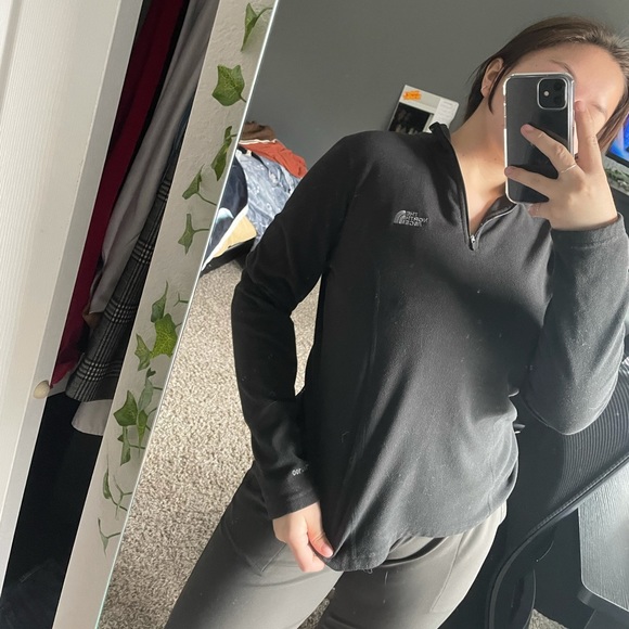 North face half zip up - Picture 2 of 3
